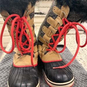 Sorel Black, Tan & Red Lace-Up Insulated Winter Boots